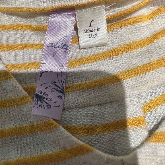 Alya cream and yellow striped blouse - Picture 6 of 7